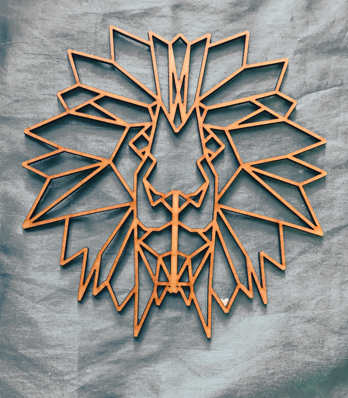 León geométrico en MDF para pared - Romanzza Monterrey