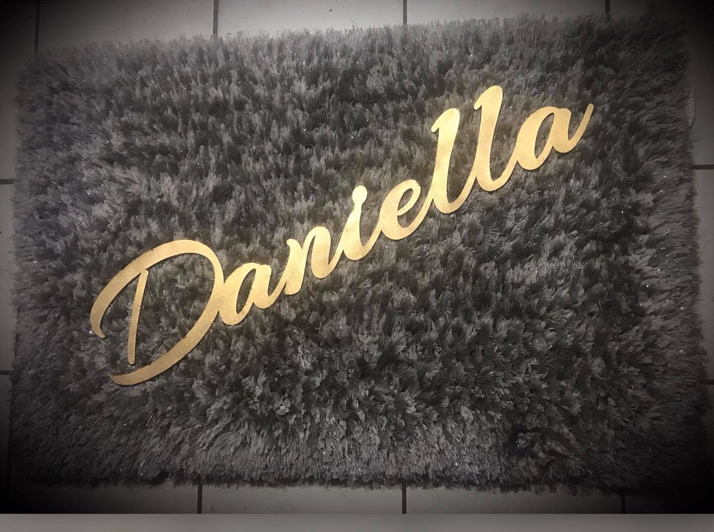 Nombre gigante Daniella de 90cm en MDF - Romanzza Monterrey
