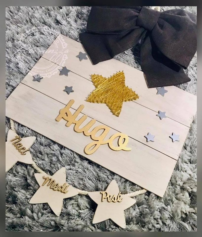Colgante tablones estrella dorada para niño